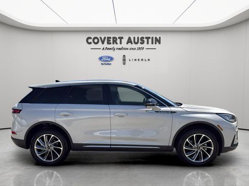 Used 2023 Lincoln Corsair FWD w/ Equipment Group 101A image 6