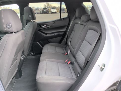 Used 2025 Chevrolet Equinox LT image 11