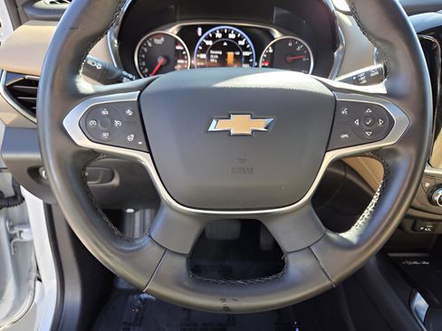 Used 2023 Chevrolet Traverse Premier image 14
