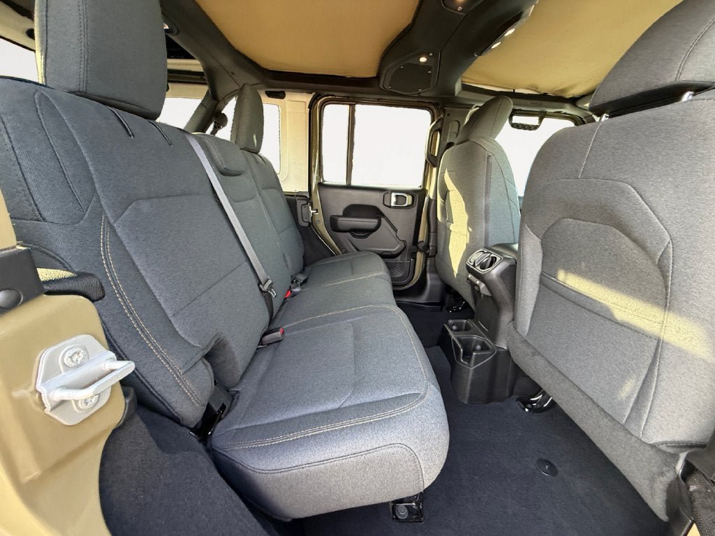 Used 2025 Jeep Wrangler Unlimited Sport AWD/4WD image 15