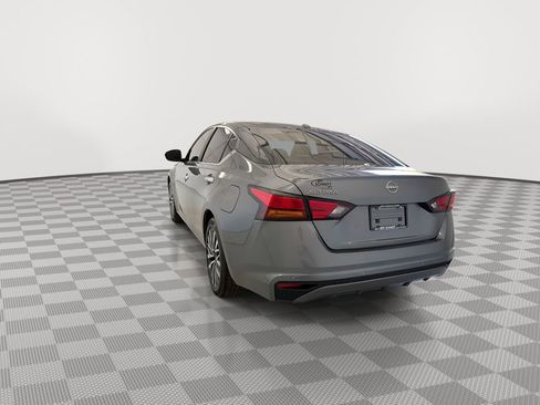 Certified 2025 Nissan Altima 2.5 SV FWD image 9