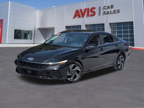Used 2025 Hyundai Elantra Limited FWD image 1