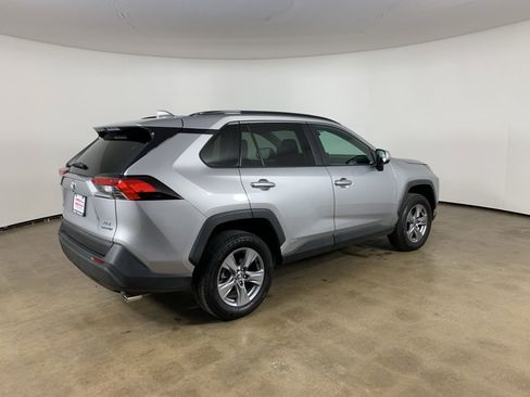 Used 2022 Toyota RAV4 XLE w/ Convenience Package image 8