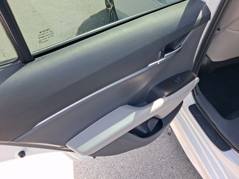 Used 2024 Toyota Camry SE FWD image 8