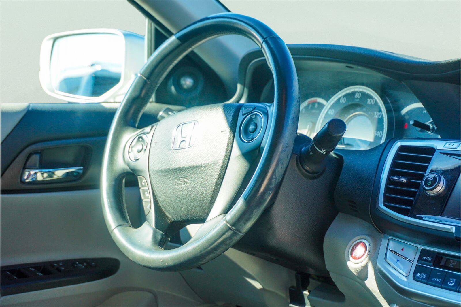 Used 2015 Honda Accord EX-L image 13