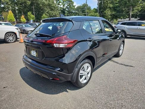 Used 2023 Nissan Kicks S image 3
