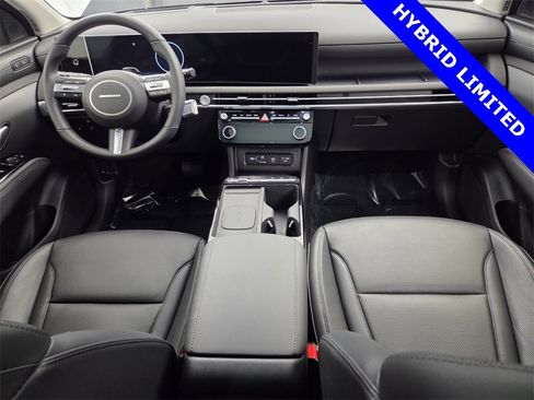 Used 2025 Hyundai Tucson Limited image 23