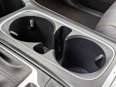 Used 2024 Kia Carnival LX image 34