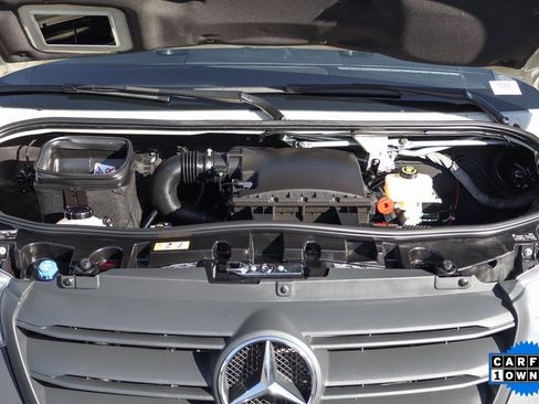 Used 2022 Mercedes-Benz Sprinter 2500 image 12