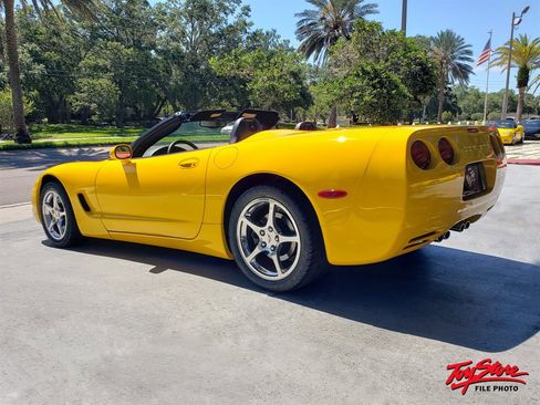 Used 2004 Chevrolet Corvette Convertible w/ Preferred Equipment Group image 14