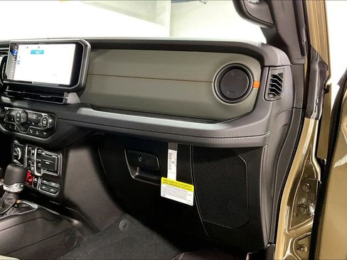 New 2026 Jeep Gladiator Mojave image 10