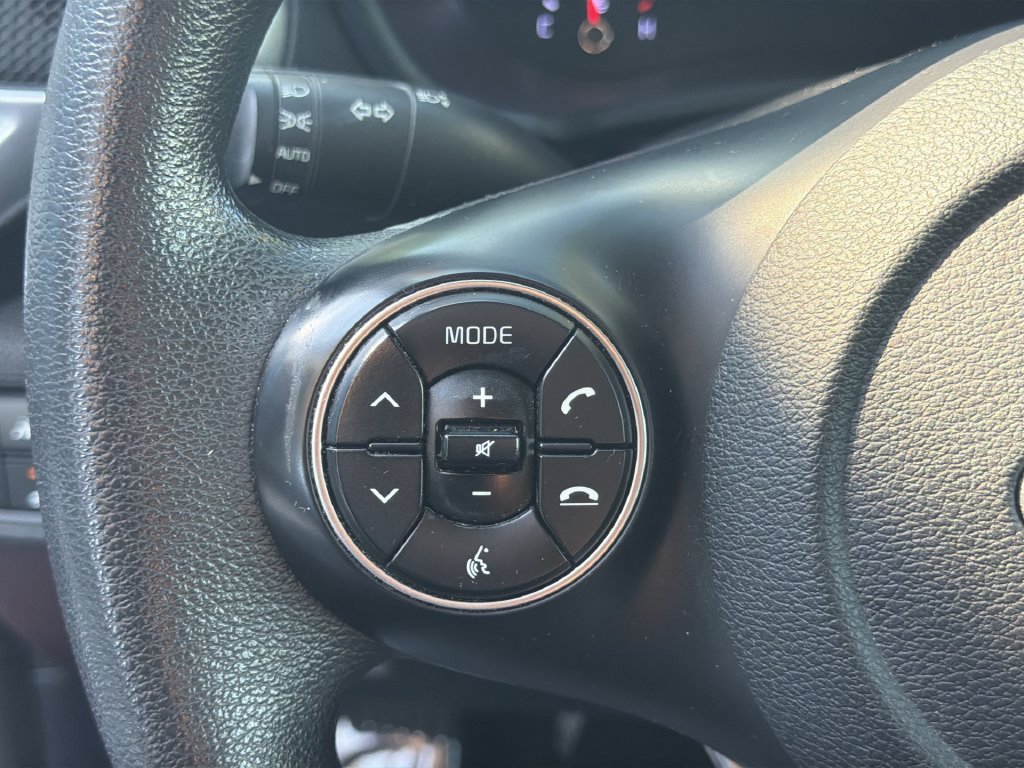Used 2020 Kia Soul S FWD image 49