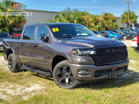 Used 2025 RAM 1500 Big Horn AWD/4WD image 1