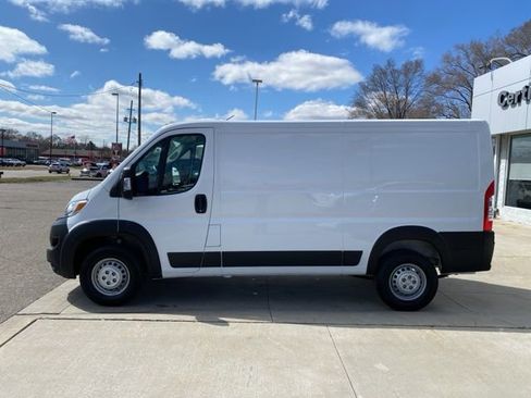 Used 2025 RAM ProMaster 2500 w/ Convenience Group image 7