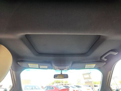Used 2016 Ford Explorer XLT w/ Equipment Group 202A AWD/4WD image 28