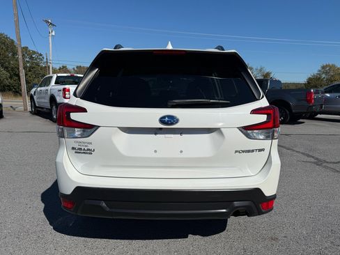 Used 2021 Subaru Forester Premium image 5