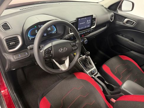 Certified 2024 Hyundai Venue SEL image 12