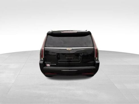 Used 2019 Cadillac Escalade ESV Luxury AWD/4WD image 6