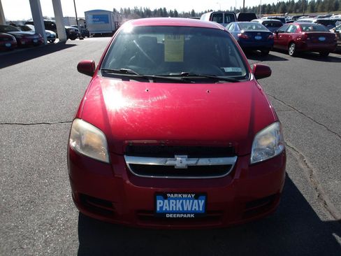 Used 2010 Chevrolet Aveo LT FWD image 8