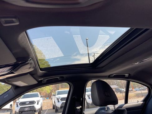 Used 2025 BMW 330i Sedan image 23