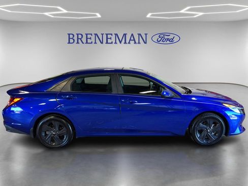 Used 2023 Hyundai Elantra SEL FWD image 4