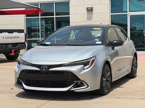 Used 2023 Toyota Corolla XSE FWD image 4