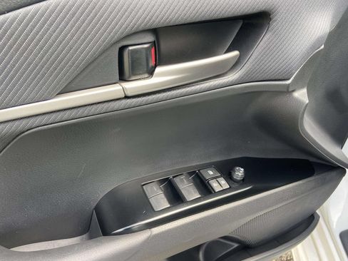 Used 2025 Toyota Camry SE FWD image 14