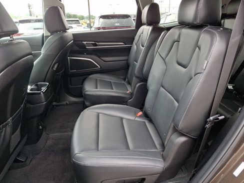 Certified 2024 Kia Telluride S w/ S Sunroof Package AWD/4WD image 11