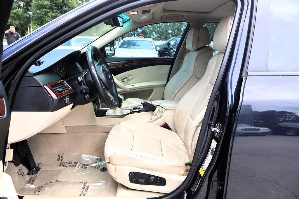 Used 2008 BMW 550i Sedan w/ Sport Pkg RWD image 15