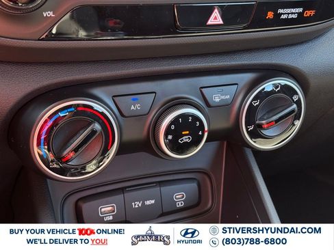 Certified 2025 Hyundai Venue SE image 25