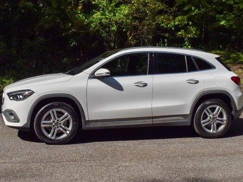 Used 2021 Mercedes-Benz GLA 250 4MATIC image 3