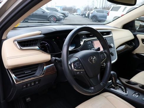 Used 2013 Toyota Avalon Limited image 16