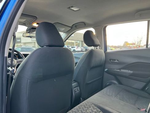 Used 2023 Nissan Kicks SV image 11