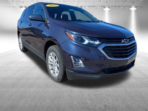 Used 2019 Chevrolet Equinox LT AWD/4WD image 2