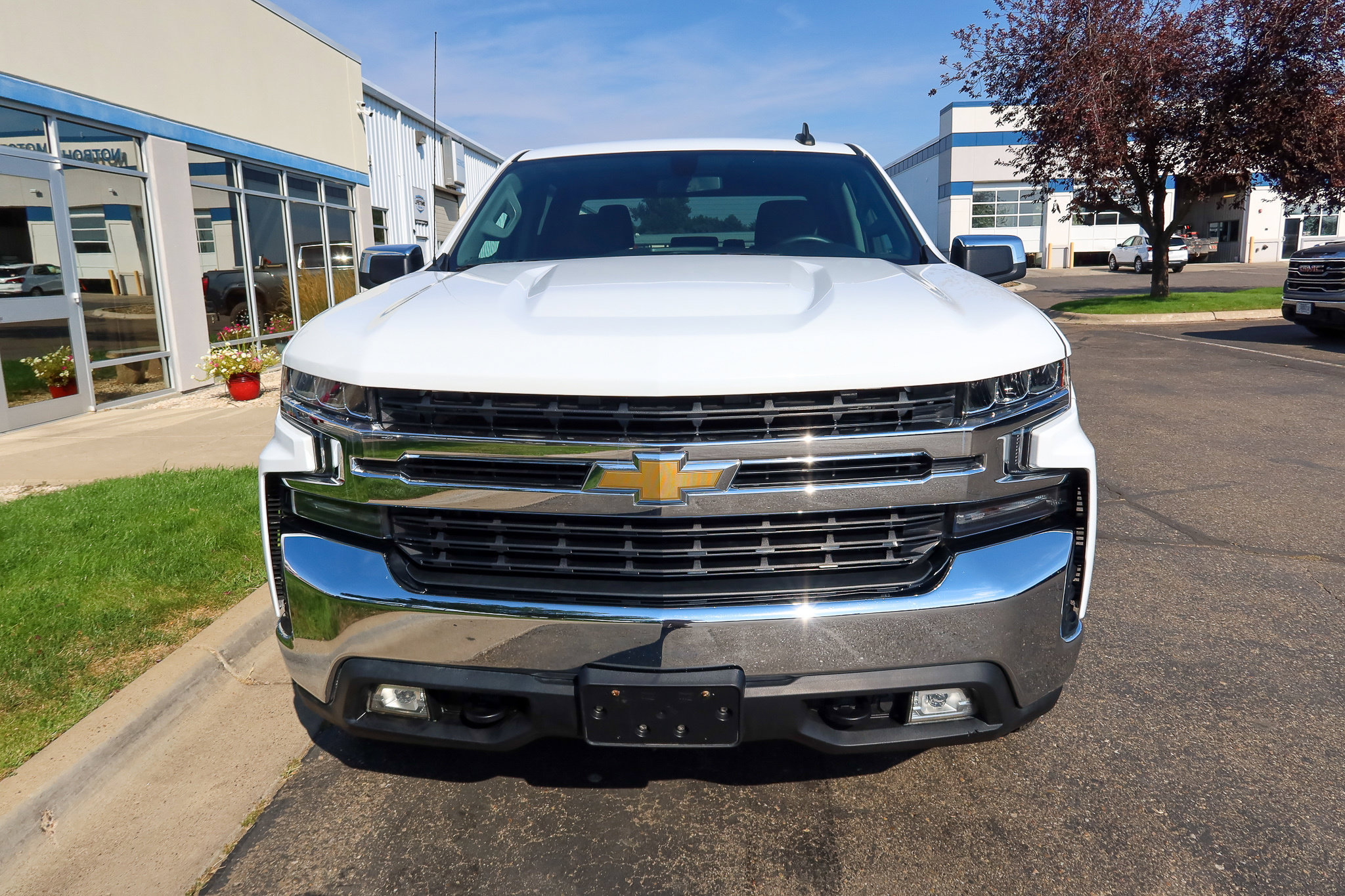 Used 2020 Chevrolet Silverado 1500 LT w/ True North Edition AWD/4WD image 3