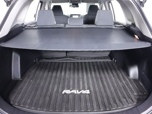 Used 2021 Toyota RAV4 LE AWD/4WD image 33