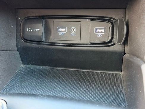 Used 2019 Hyundai Santa Fe SEL FWD image 31