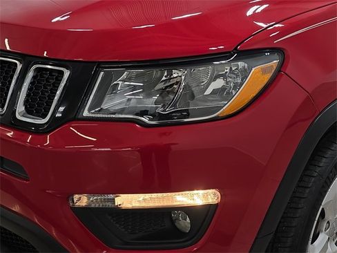 Used 2020 Jeep Compass Latitude image 29