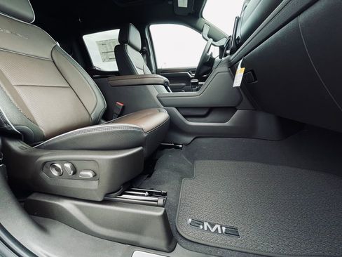 New 2026 GMC Sierra 1500 Denali w/ Technology Package image 30