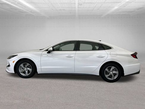 Used 2023 Hyundai Sonata SE FWD image 2