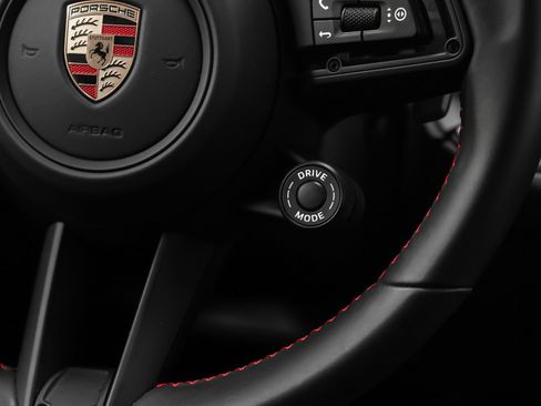 Certified 2025 Porsche Cayenne GTS AWD/4WD image 39