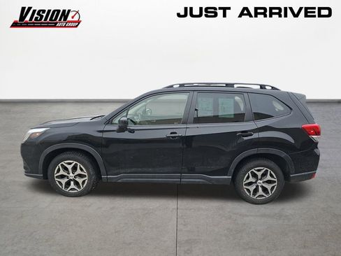 Used 2023 Subaru Forester Premium image 8