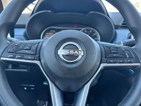 Used 2025 Nissan Versa SV FWD image 25