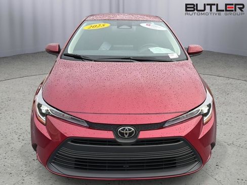 Certified 2025 Toyota Corolla LE FWD image 9