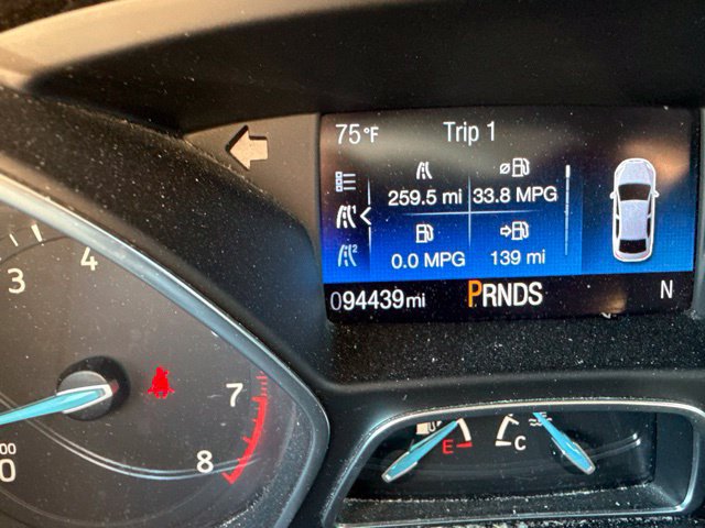 Used 2015 Ford Focus SE w/ Equipment Group 201A FWD image 3