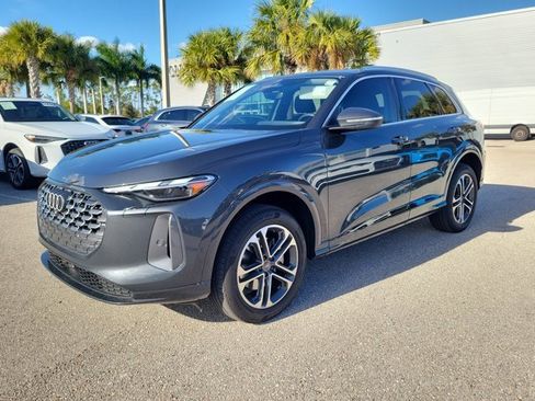 Certified 2025 Audi Q5 Premium w/ Convenience Package image 4