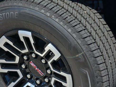 New 2026 GMC Sierra EV Elevation image 3