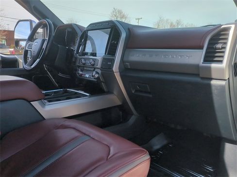 Used 2022 Ford F350 Platinum w/ FX4 Off-Road Package image 35