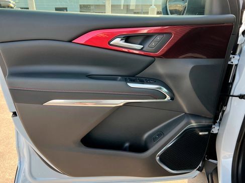 New 2026 Chevrolet Traverse Z71 image 10