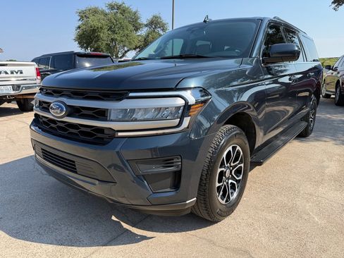 Used 2024 Ford Expedition Max XLT RWD image 3